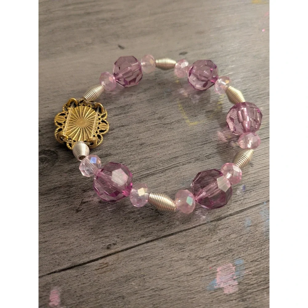 Purple Beaded Stretch Bracelet Vintage‎ Style Magenta Stone Focal 7 Inch Roll On